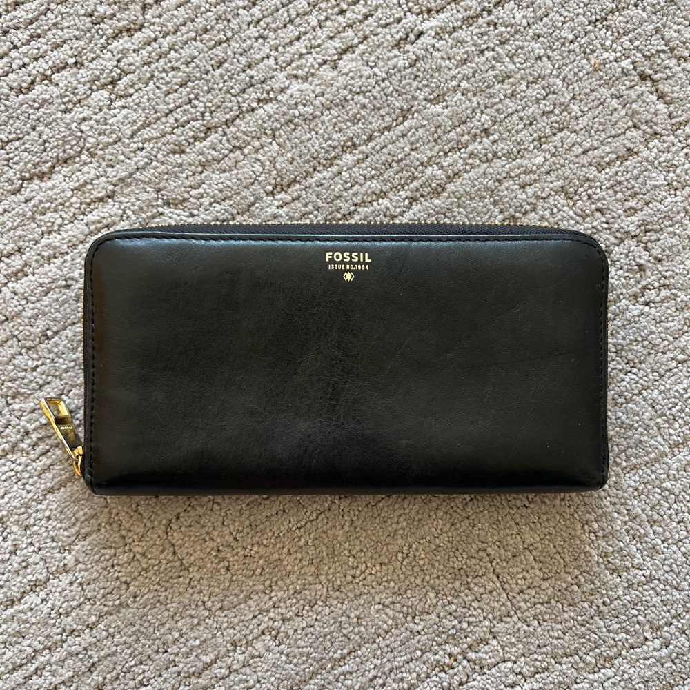 Fossil Sydney Zip Around Wallet
